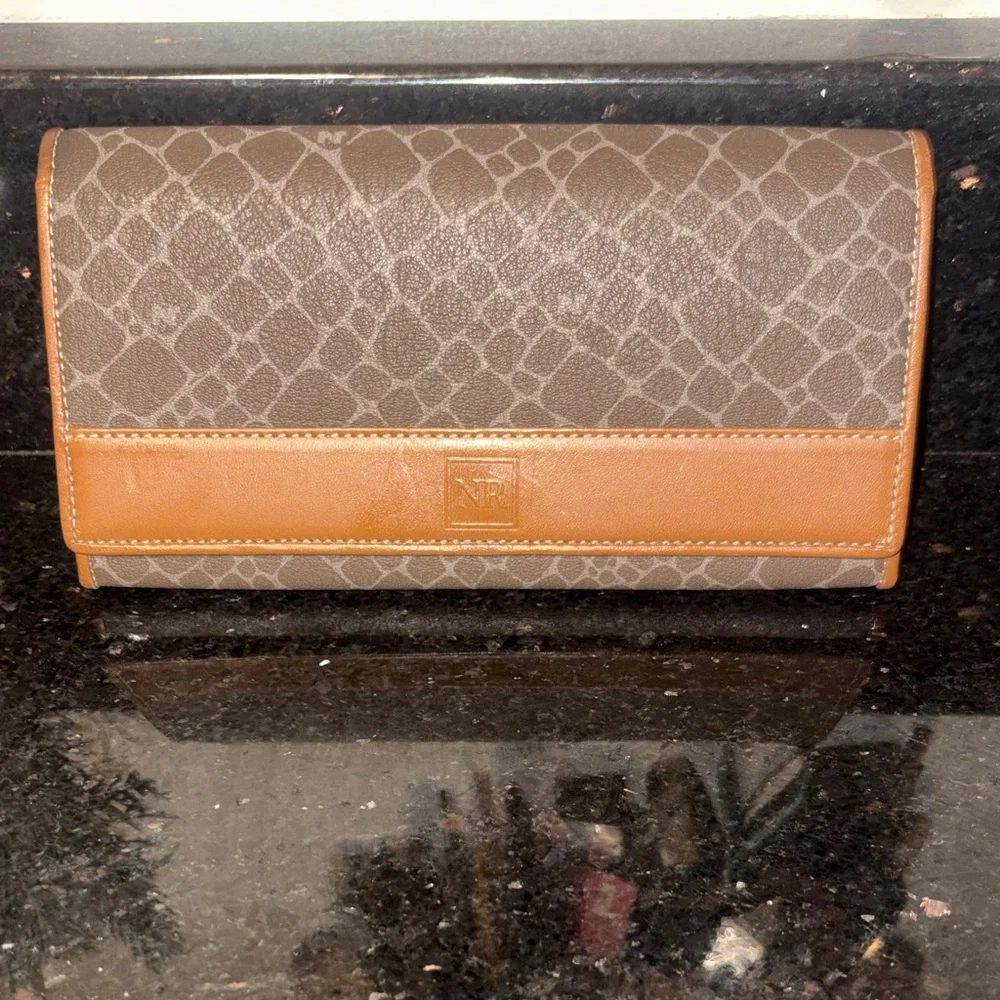 Nina Ricci Chocolate and Charcoal Wallet. - Picture 1 of 7